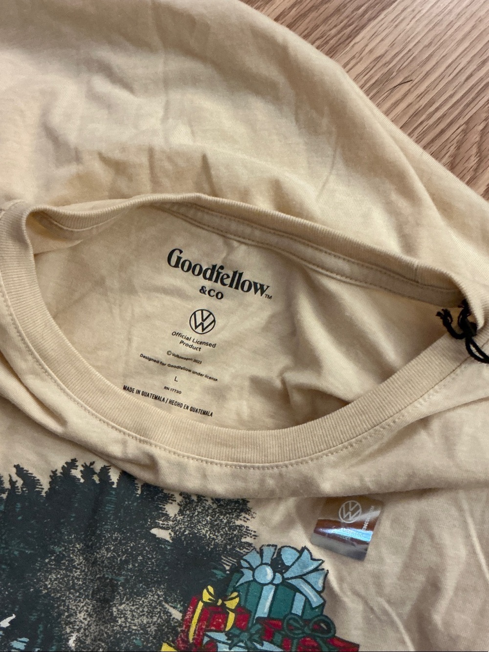 Goodfellow & Co Volkswagen Van Christmas Tee Size Large - Picture 3 of 5